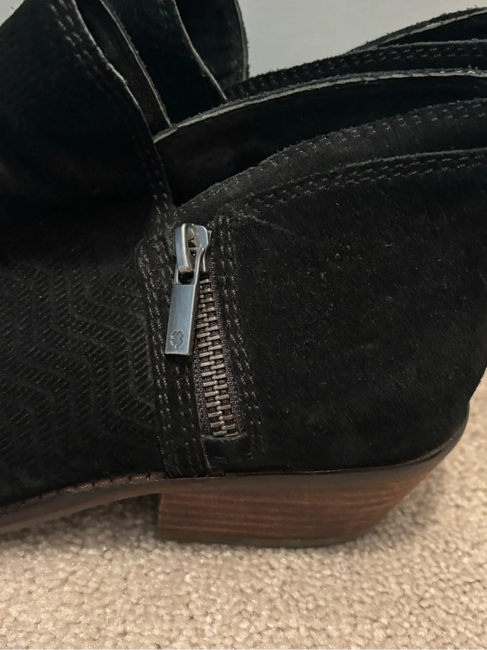 Lucky Brand Women’s Fhuna Size 8.5 Black Suede Ankle Boot Side Zip Stacked Heel